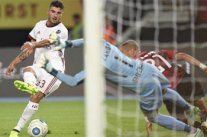 اقصاء أياكس امستردام وتأهل ميلان ومرسيليا لمسابقة الدوري الأوروبي