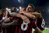 الفوز الثاني لميلان ونابولي يقلب تخلفه إلى فوز صريح
