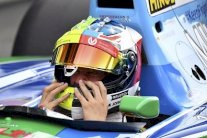 شوماخر الابن يقود سيارة الفوز الأول لوالده على حلبة سبا