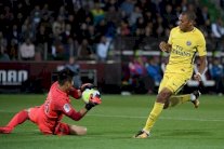 مبابي يفتتح رصيده الباريسي من الأهداف وليل يواصل معاناته