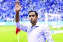 الشباب يقيل المدرب سامي الجابر