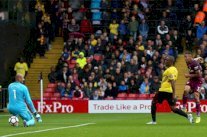 الدوري الإنجليزي الممتاز لكرة القدم: مانشستر سيتي يواصل بدايته القوية وليفربول يتعثر