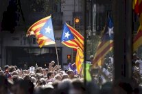 استفتاء كاتالونيا: برشلونة يدين أي عمل يعيق 