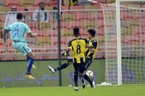 الاتحاد يوقف انتصارات الهلال في الدوري السعودي
