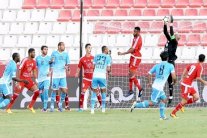 دبا الفجيرة يفاجئ الجزيرة والوحدة يستعيد صدارة الدوري الإماراتي