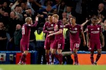 فوز متوقع لكل من يونايتد وتوتنهام وسيتي يحسم القمة مع تشلسي