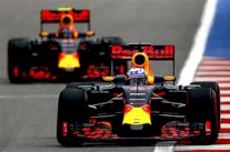 ريد بول وفيراري يتبادلان السيطرة على جولة التجارب الحرة بجائزة ماليزيا الكبرى