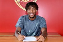 أليكس إيوبي يمدد عقده مع أرسنال لفترة طويلة الأمد