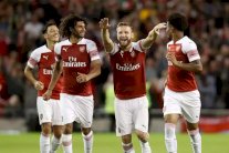 فوز أرسنال على تشلسي وسقوط بنفيكا أمام ليون في كأس الابطال الدولية