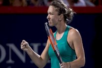 هاليب إلى ربع النهائي بعد خوضها مباراتين في يوم واحد