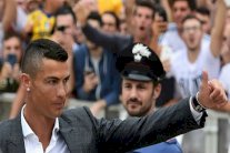 مشجعو يوفنتوس على موعد مع المباراة الأولى لرونالدو الأحد