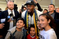 بولت يصل إلى سيدني وعينه على احتراف كرة القدم