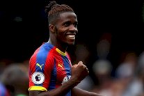 زاها يمدد عقده مع كريستال بالاس حتى موسم 2022-2023