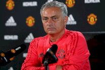 مورينيو ينفي وجود خلاف مع وودورد في مؤتمر صحافي مقتضب