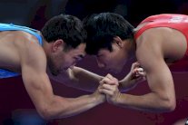 المصارعة تقبض بقوة على موقعها الأولمبي