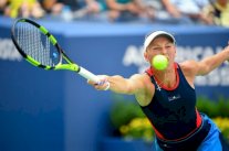 فوزنياكي تتخطى الحرارة الحارقة وتبلغ الدور الثاني في فلاشينغ ميدوز