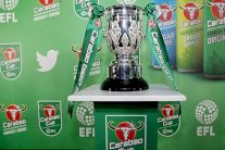 قرعة كأس الرابطة الإنكليزية تسفر عن قمة مبكرة بين ليفربول وتشلسي