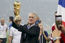 ديشان يعيد استدعاء تشكيلة المونديال باستثناء مانداندا المصاب