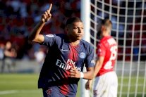 مبابي ينقذ باريس سان جرمان أمام نيم ثم يطرد