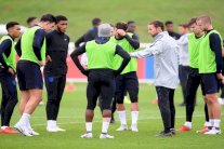 ساوثغيت لاختبار شبانه في مواجهة الإسبان