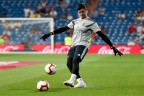 كورتوا يعتبر التنافس على حراسة مرمى ريال طبيعيا