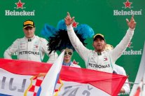 تفوق هاميلتون ومرسيدس على فيراري في مونزا