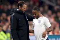 الإصابة تبعد سترلينغ عن مباراتي إنكلترا ضد إسبانيا وسويسرا