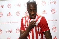 يايا توريه يعود إلى أولمبياكوس اليوناني