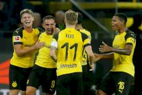 دورتموند يهزم اينتراخت ويتصدر الدوري الألماني مؤقتا