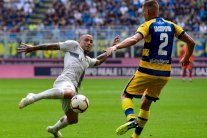 بارما يحقق باكورة انتصاراته ويدخل إنتر في أزمة ونابولي يعوض