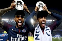 داني ألفيش: نصحت نيمار بالنضوج وترك الطفل الذي بداخله