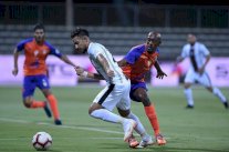 الشباب يعتلي صدارة الدوري السعودي والنصر يتخطى الفيصلي 