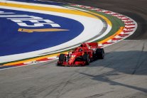 ريكياردو ورايكونن الأسرع في التجارب الحرة لجائزة سنغافورة الكبرى