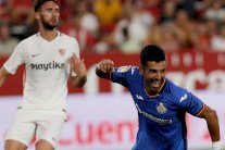 خيتافي يزيد محن اشبيلية واسبانيول وفياريال يستعيدان التوازن