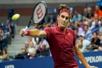 فيدرر يدرس المشاركة في موسم الدورات الترابية في 2019