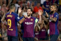 ثلاثية لميسي وفيرمينو يمنح ليفربول فوزا مثيرا على سان جرمان