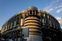 ريال مدريد يحقق زيادة في إيراداته ويقترض لتطوير سانتياغو برنابيو