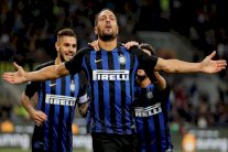 إنتر ميلان يتابع صحوته ويقترب من المنصة