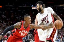 تورونتو وأوكلاهوما يتعثران وفوز معنوي لدالاس وليكرز