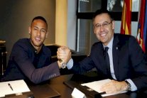 برشلونة يطالب نيمار بدفع 100 مليون يورو