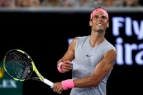 نادال بصعوبة إلى ربع النهائي وفوزنياكي تواصل مشوارها