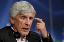 النصر الاماراتي يقيل مدربه برانديلي ويعيد ايفانوفيتش