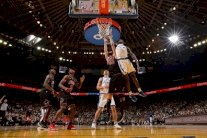 الفوز الـ14 تواليا لغولدن ستايت خارج أرضه