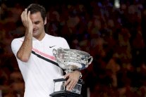 فيدرر يحتفل بالدموع والتأثر بلقبه الـ 20 في الغراند سلام
