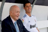 ماركا: لهذه الأسباب دي ستيفانو أفضل من رونالدو