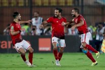 الأهلي يتخطى وفاق سطيف بثنائية وسقوط الترجي