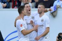 لايبزيغ يسحق نورمبرغ بنصف دزينة من الأهداف وينتزع الوصافة