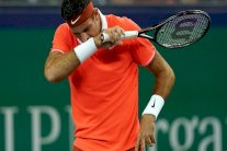 دل بوترو يعاني من كسر في عظمة رأس الركبة