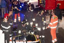 إصابة نحو 20 شخصا بانهيار سلم كهربائي قبل مباراة روما وسسكا