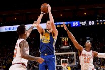 خسارة أولى لغولدن ستايت وكافالييرز بلا انتصار بعد رحيل جيمس